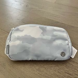 LULULEMON Everywhere belt bag | brand new with tag, light blue camouflage print